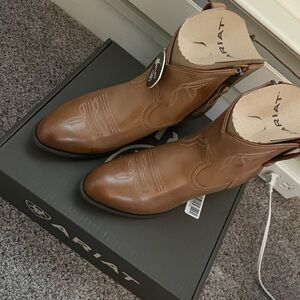 Atiat Darlin’ Leather Western Boots
